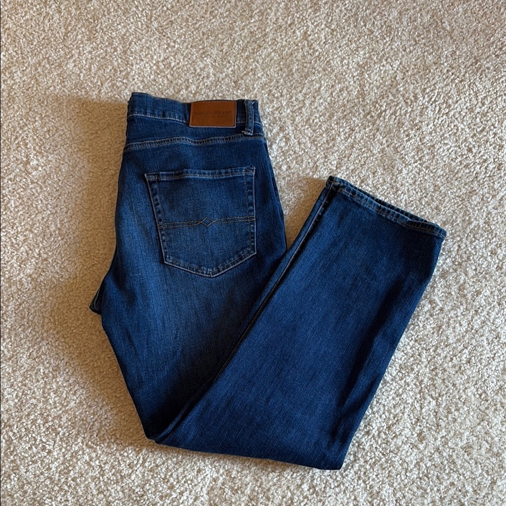 EUC Lucky Brand Dark Blue Straight Jeans